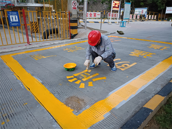 1655169066156706.jpeg 雷屹.jpg